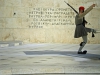 Soldado solitario frente al parlamento heleno