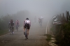 Ciclistas en la niebla