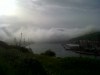 Niebla entrando en el puerto