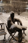 Sentado en la nieve
