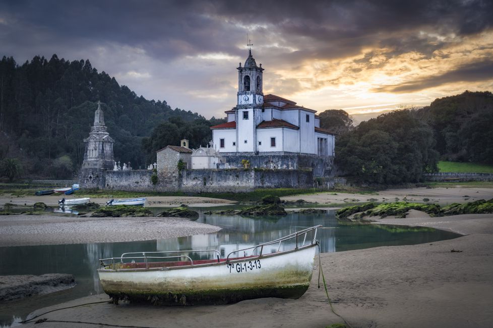 Niembro, Parroquia de Nuestra Señora de los Dolores