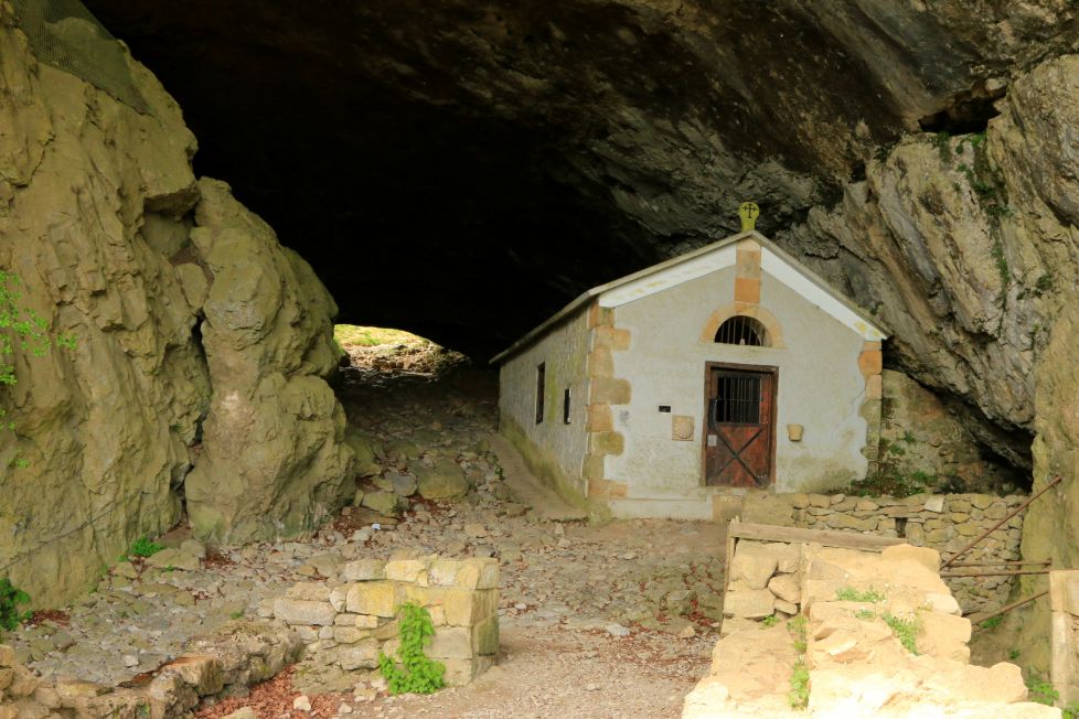 TUNEL DE SAN ADRIAN