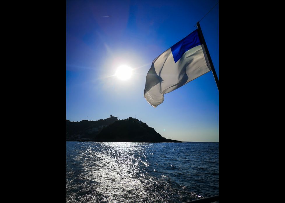 B3GD. Donostia a contraluz.