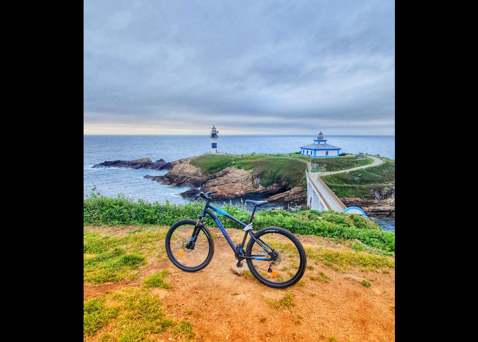 La bici y el faro