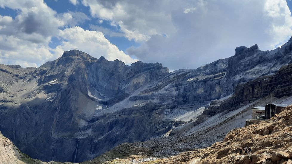 Circo de Gavarnie y refugio de Sarradets.