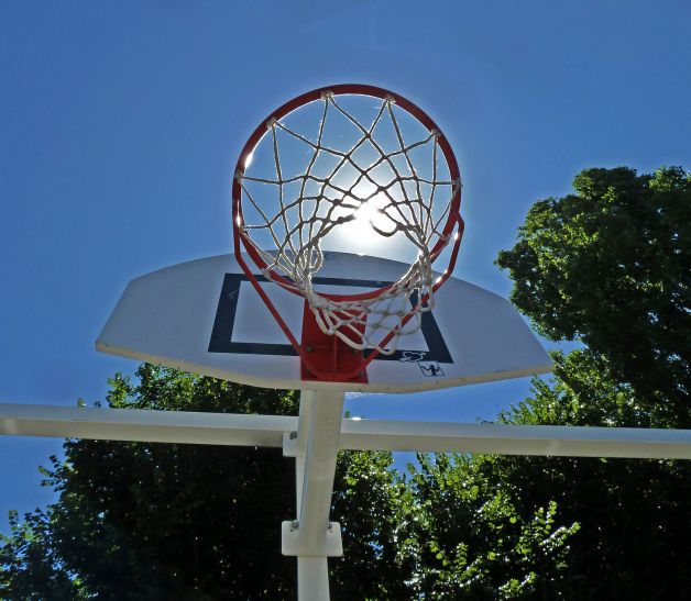 \"El sol pasa por el aro\"