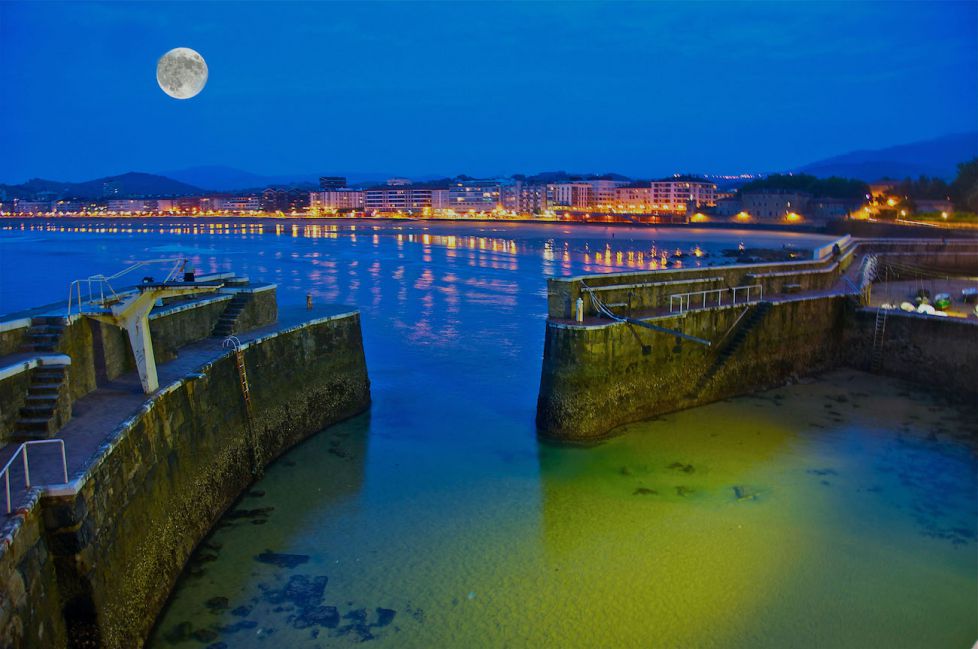 Ilunabarra Zarauzko portuan 