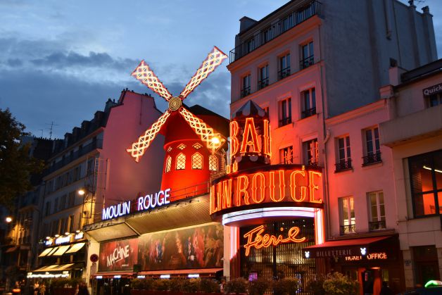 MOULIN ROUGE