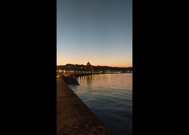 Noche en la bahía de Txingudi 