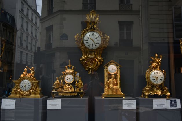 ZE ORDU DA? / ¿QUE HORA ES?