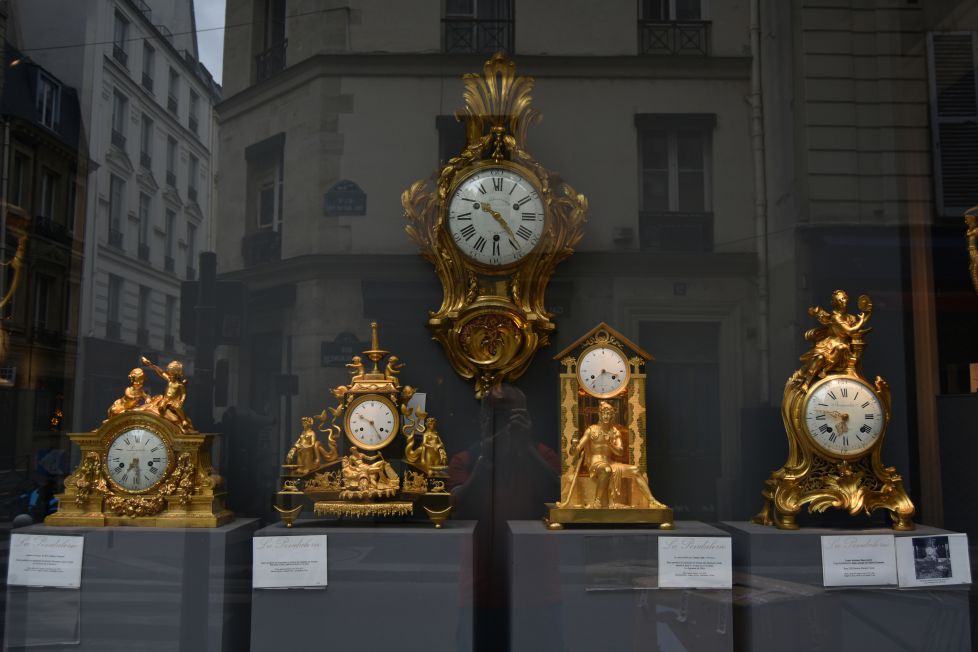 ZE ORDU DA? / ¿QUE HORA ES?