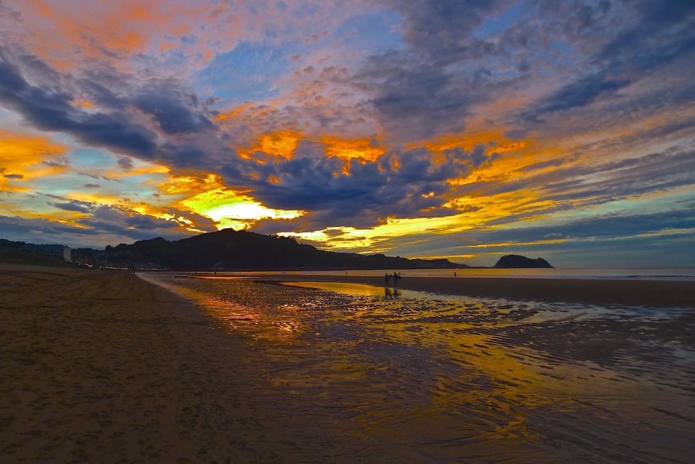 Precioso Atardecer en la playa de Zarautz 