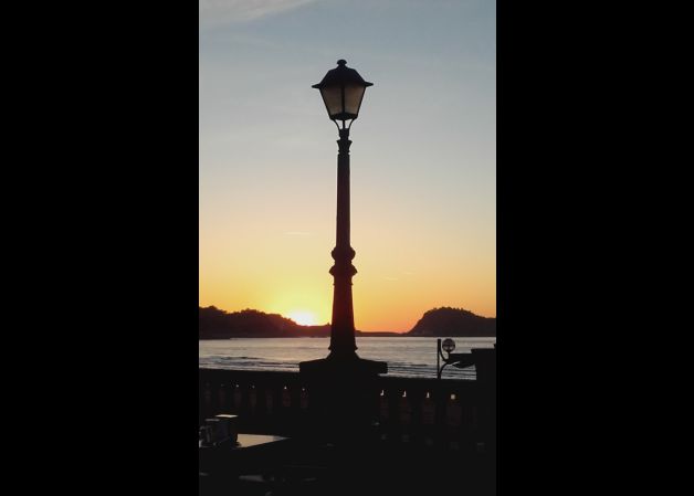 Preparado para iluminar la noche inminente