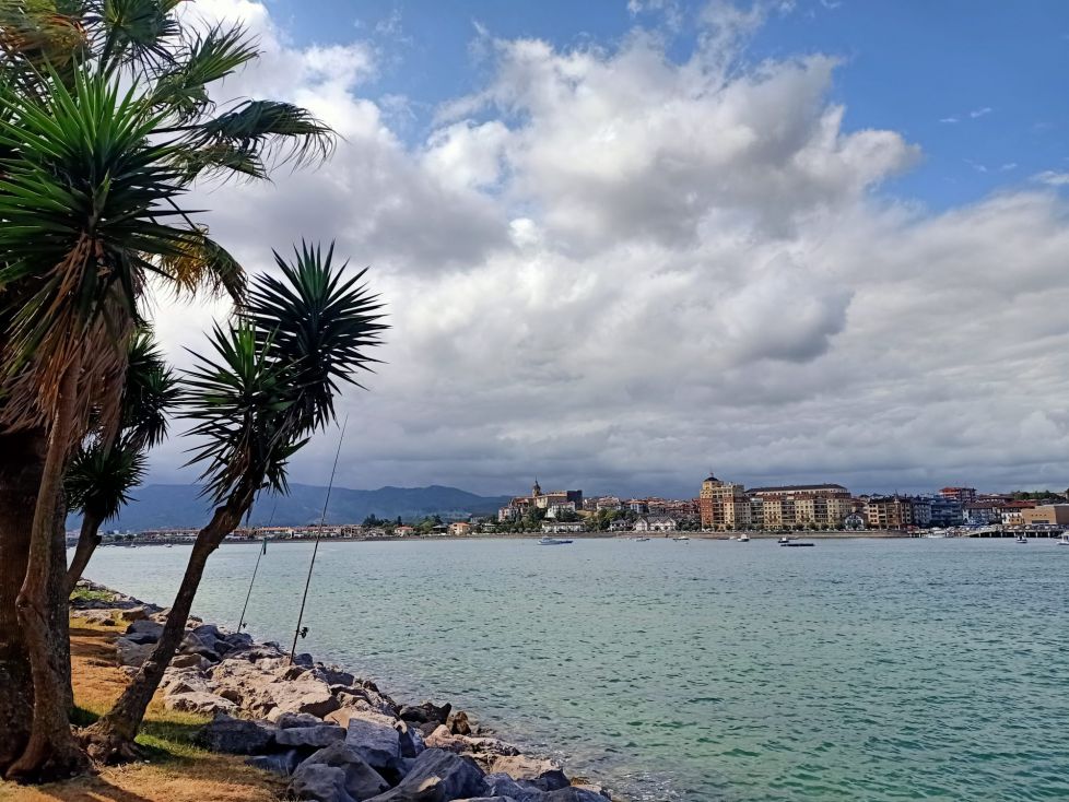 Vistas de Hondarribia desde Hendaya