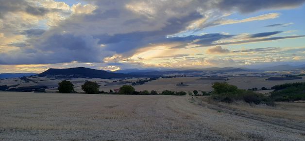 Atardecer en los campos de Treviño.