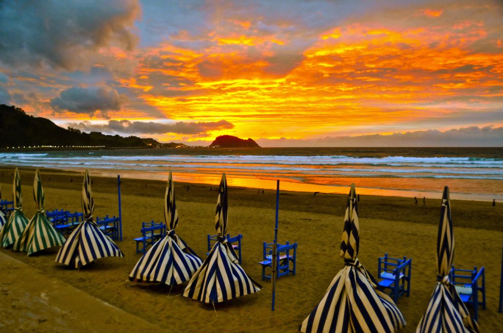 Atardecer en la playa de Zarautz