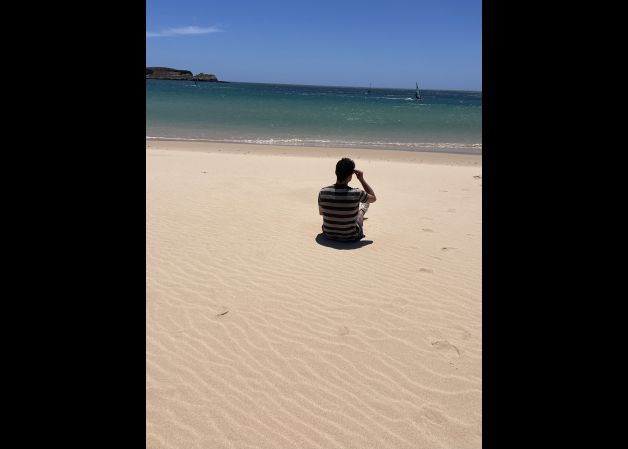 Escuchando las olas del mar