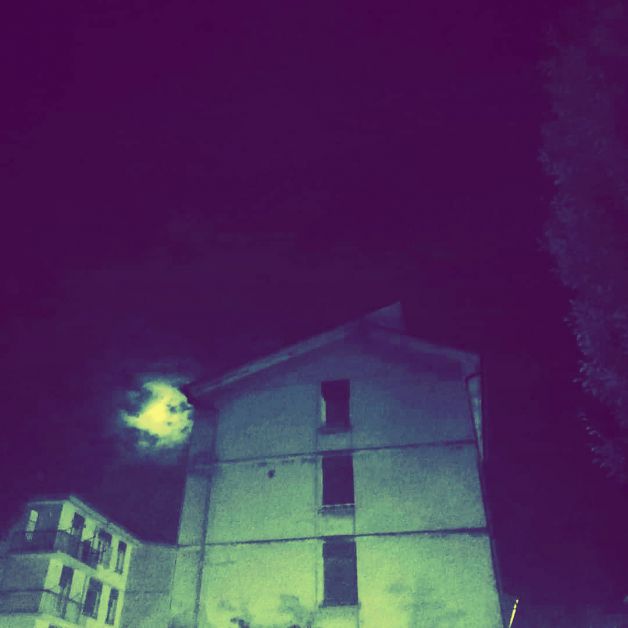 La noche es la madre de los sentimientos