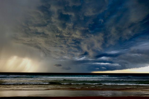 Tormenta en la playa de Zarautz 