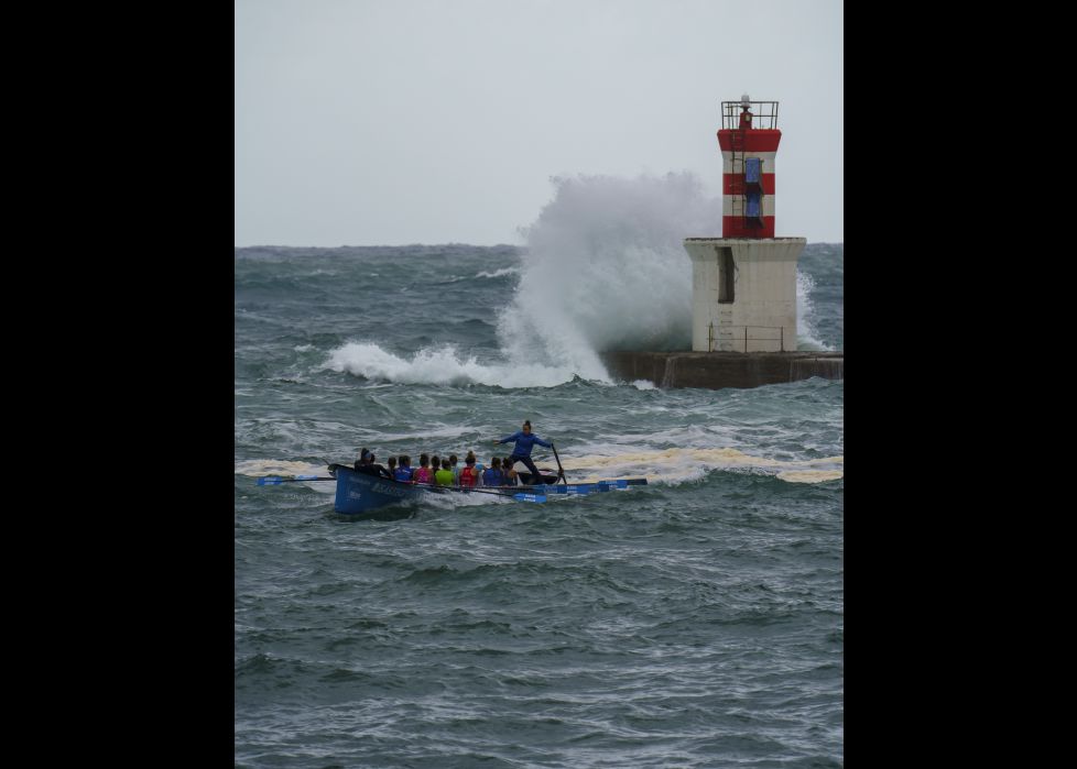 CONTRA VIENTO Y MAREA