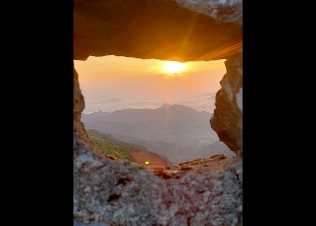 Egunsentia zelatunetik