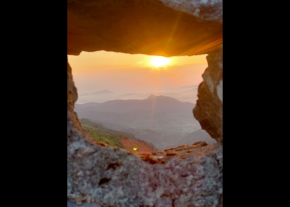 Egunsentia zelatunetik