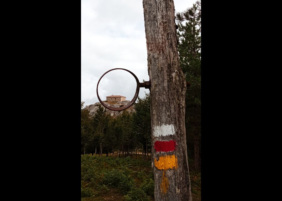 La ermita de Aitzorrotz desde otra perspectiva