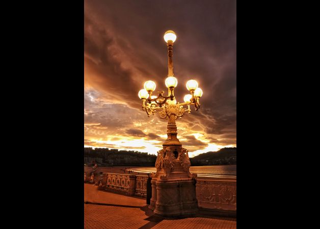 La Farola. Paseo de la Concha SS