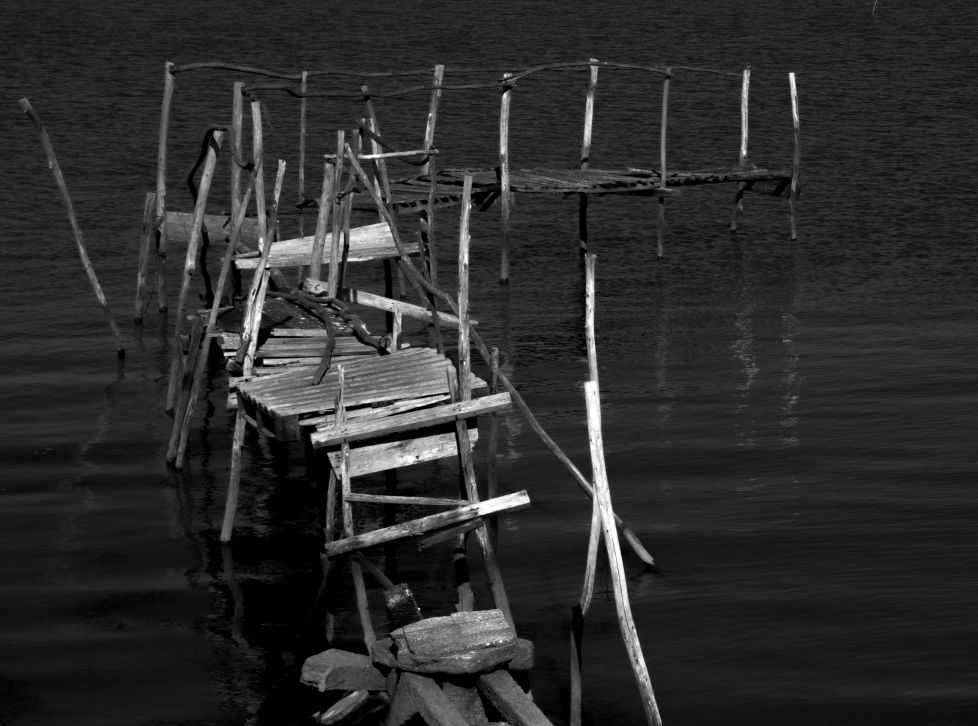 Fragil estuctura en el puerto