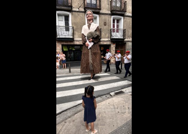 Gigante mirando giganta.