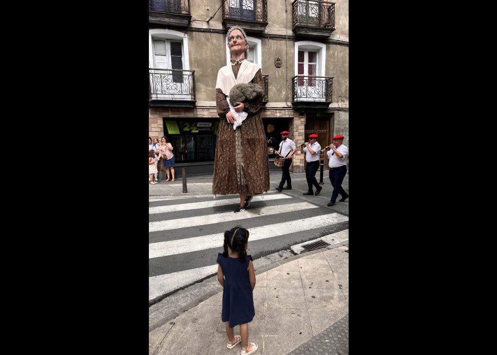 Gigante mirando giganta.