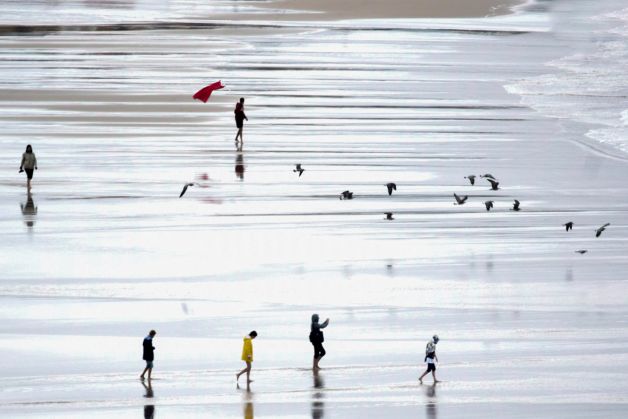 Llueveeee  !!!  Pero no importa. Playa Zurriola