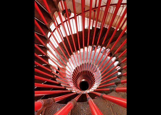 Magnífica escalera de caracol