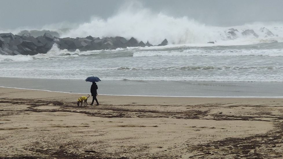 PASEO BAJO LA LLUVIA