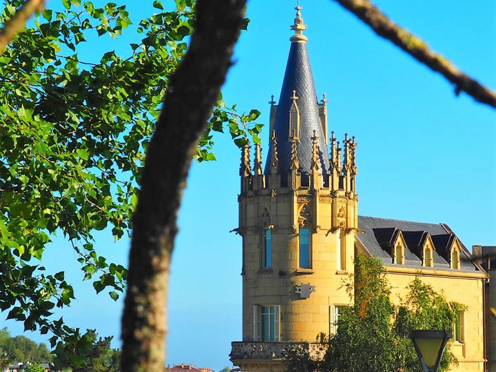 Torre espectacular de Miramon