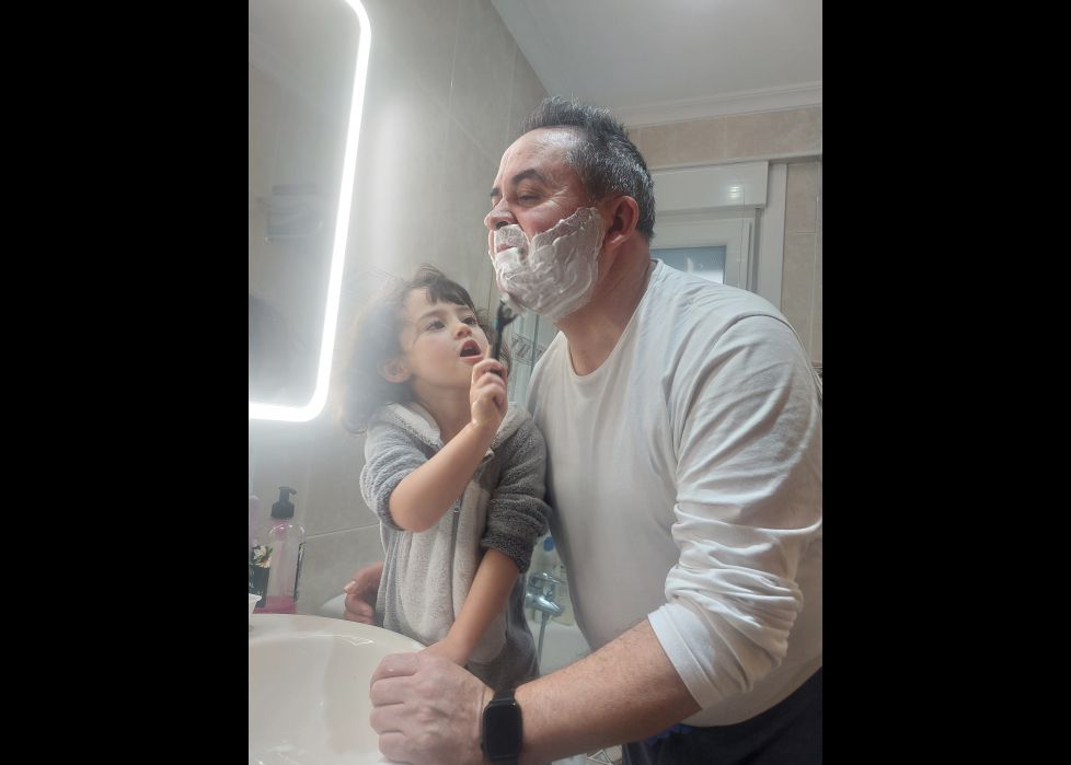 Xaloa afeitando al abu