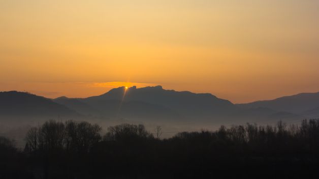 Amanece  Peñas de Aia