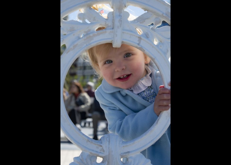 Curioseando en un marco incomparable.