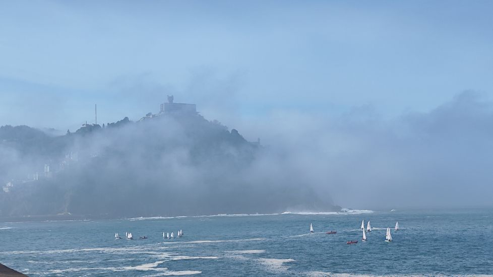EL MAR Y LA NIEBLA