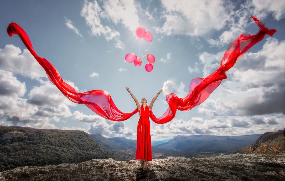 La mujer de rojo