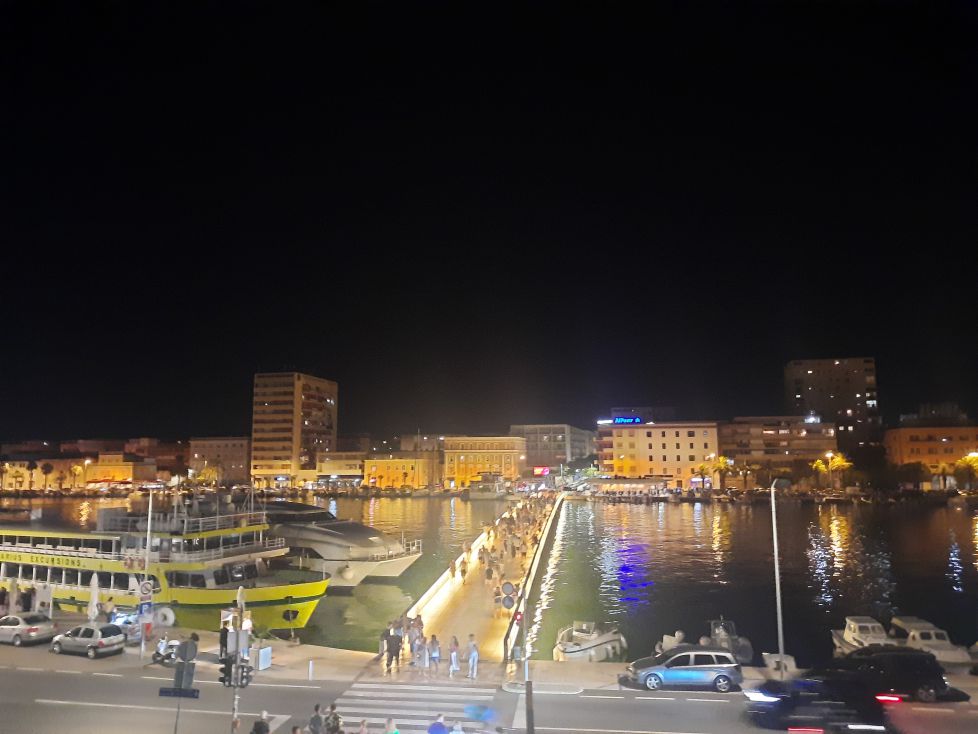 Zadar por la noche