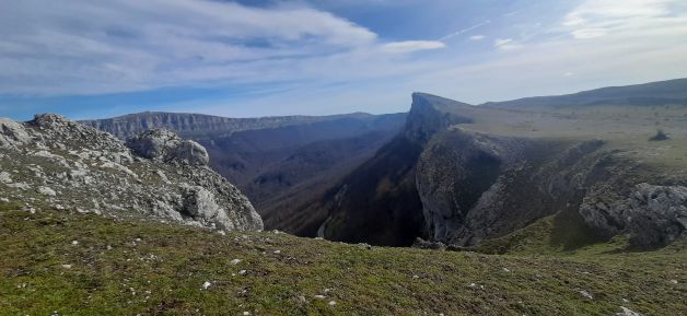 Alta montaña ente Pamplona y Vitoria.