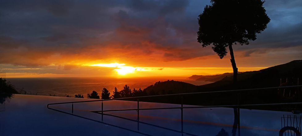 Amanecer desde el Camping de Itxaspe (Itziar)