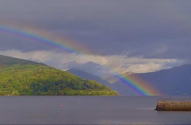 ARCO IRIS EN LAGO NESS