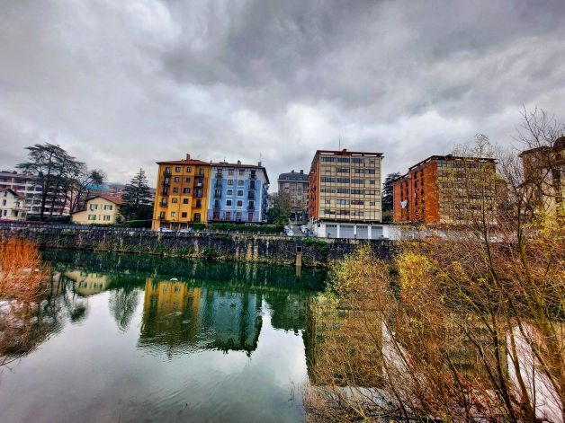 Colores y reflejos en un día de febrero. Tolosa