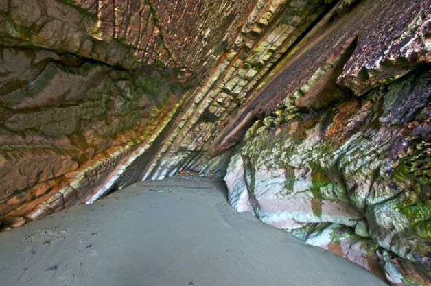 Cueva de la playa de Itzurun 
