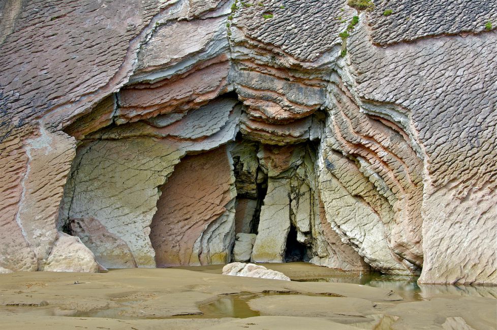 Entrada de la cueva de Itzurun ( Zumaia)