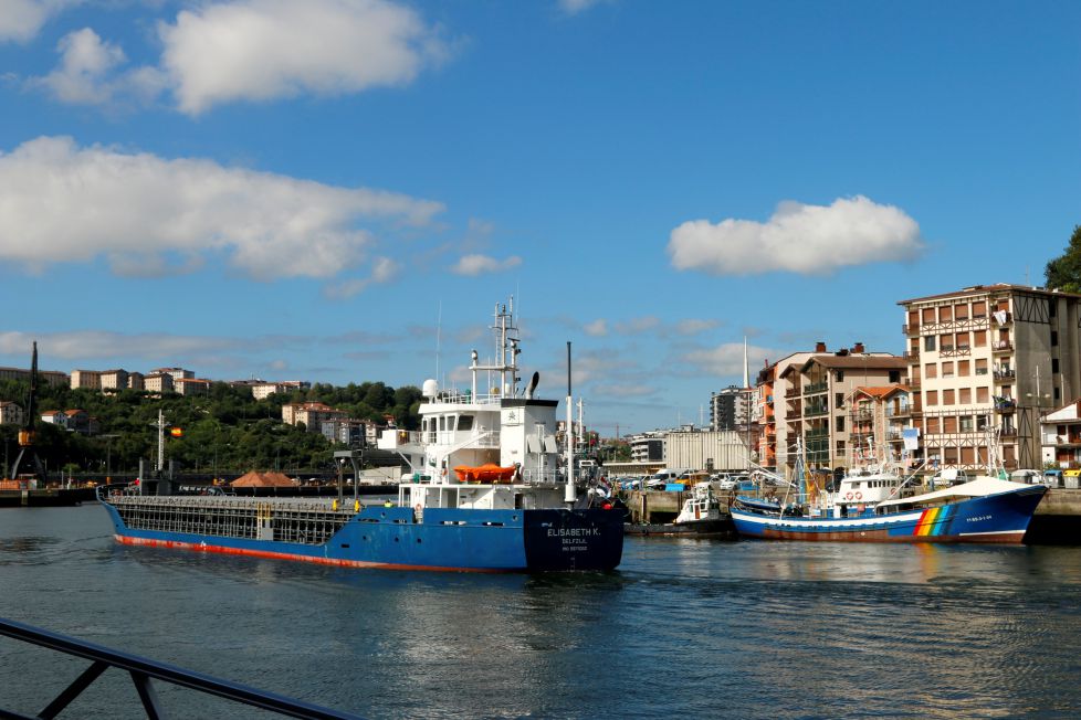 Entrando a la bahía de Pasaia