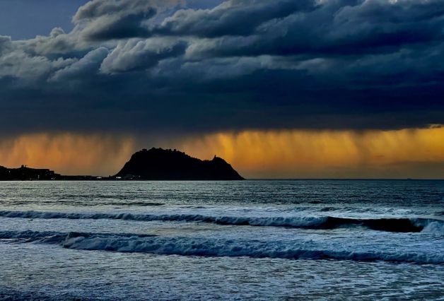 Temporal en la playa de Zarautz
