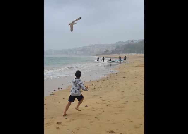 Udako goiz hotzak, Ondarretako hondartzan